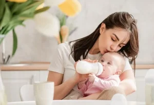 Cữ ăn của trẻ sơ sinh như thế nào?