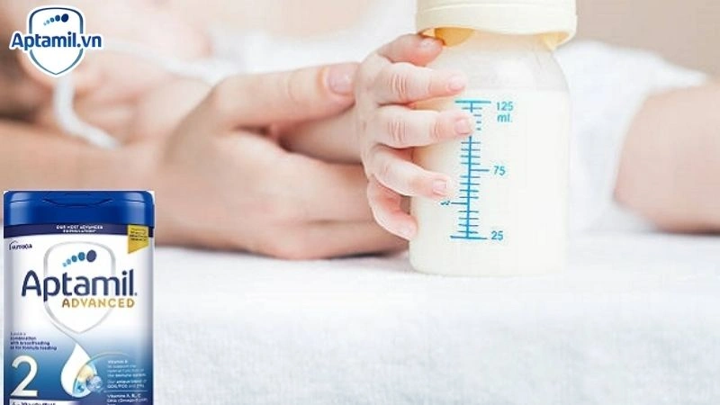 chọn sữa Aptamil cho trẻ hay nôn trớ