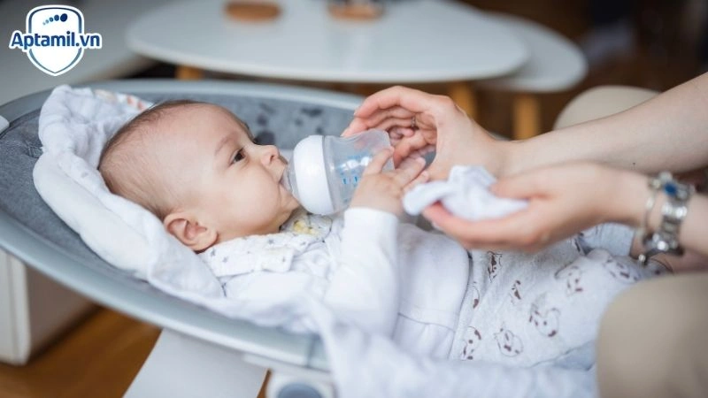 dấu hiệu bé sinh non thiếu dinh dưỡng