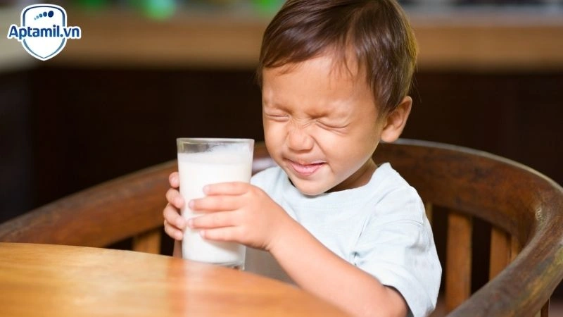 sữa cho bé bú mẹ song song