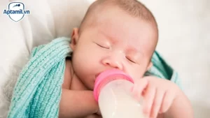 trẻ sinh non bao lâu mới phát triển bình thường