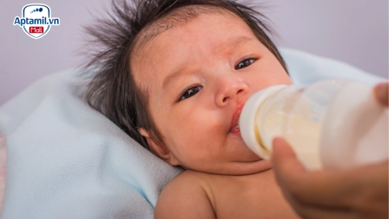 sữa cho con hay bị ốm