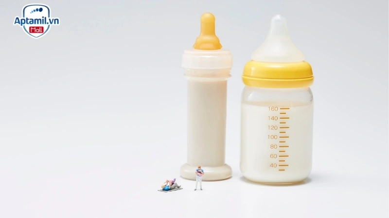 sữa dinh dưỡng cho trẻ sơ sinh