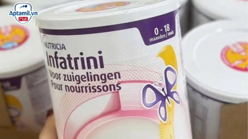 sữa nào cho trẻ sơ sinh